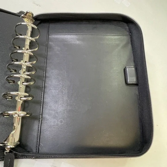 Franklin Covey  Zip Around Classic Planner  7 Ring  10.5" X 8" Black - Picture 4 of 14